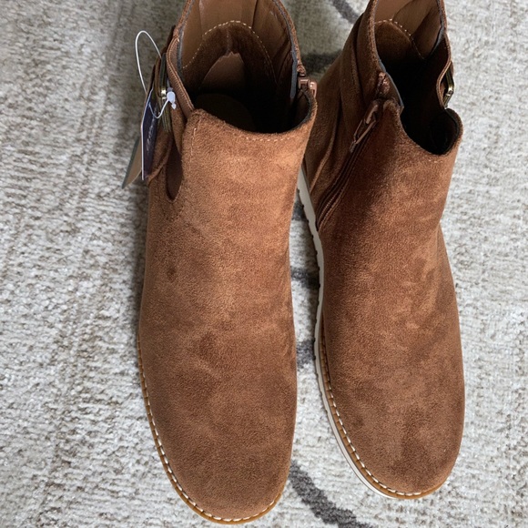 NWT Sonoma Wedge Boots - Picture 3 of 4